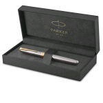 PARKER SONNET STAINLESS STEEL GT PENNA STILOGRAFICA PENNINO M FUSTO IN ACCIAIO INOSSIDABILE RIFINITURE ORO INCHIOSTRO BLU CONFEZIONE REGALO 